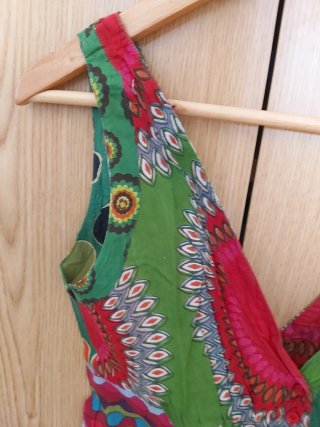 Camiseta sin mangas. Marca Desigual. Talla S