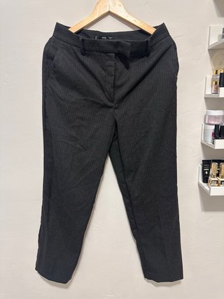 Vestido gris de tirantes con rayas