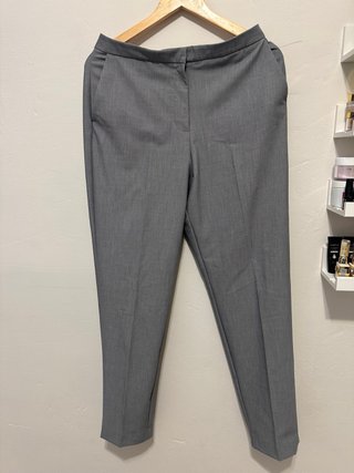 Vestido gris de tirantes con rayas