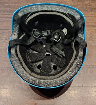 Casco infantil azul 52-54cm