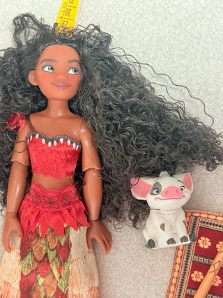 Muñeca Vaiana Disney con Pua, remo y accesorios