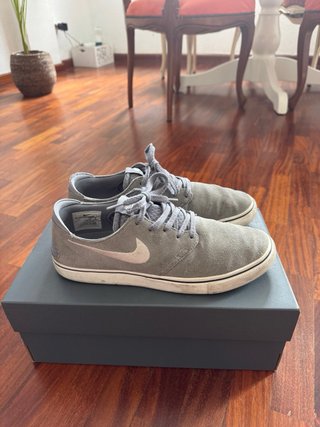 Zapatillas Nike SB grises