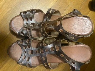 SANDALIAS DE VERANO “ Raquel Perez”. Talla 39