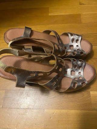 SANDALIAS DE VERANO “ Raquel Perez”. Talla 39
