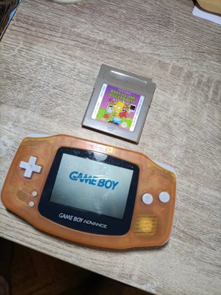Game Boy Advance Naranja + Juego Simpsons
