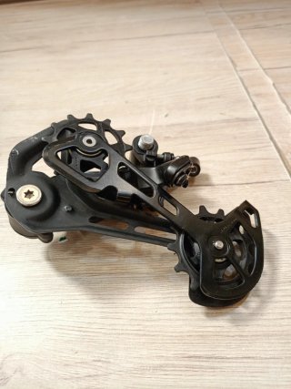 Desviador trasero Shimano Deore RD-M6100