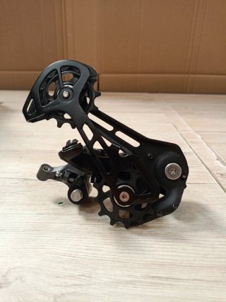 Desviador trasero Shimano Deore RD-M6100