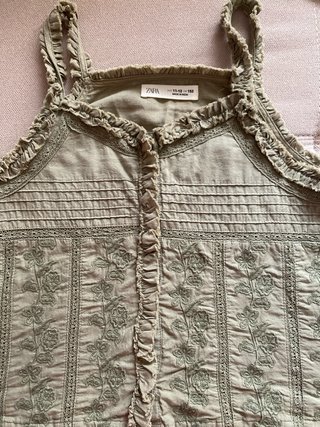 Top tirantes Zara bordado verde talla 11/12