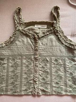 Top tirantes Zara bordado verde talla 11/12