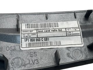 Moldura radio Seat Leon 05-12