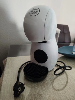 Cafetera Dolce Gusto Blanca. Apenas sin uso.