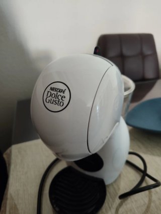 Cafetera Dolce Gusto Blanca. Apenas sin uso.