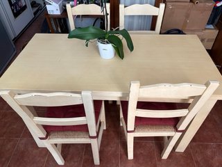 Mesa y 4 Sillas Comedor Madera Maciza