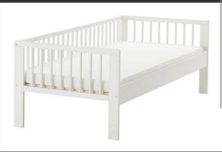 Cuna de bebé blanca