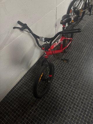 Bicicleta BMX Apollo Roja