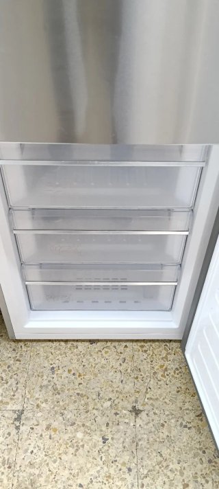 NEVERA COMBI GRUNDIG NO FROST ENERGÍA A+