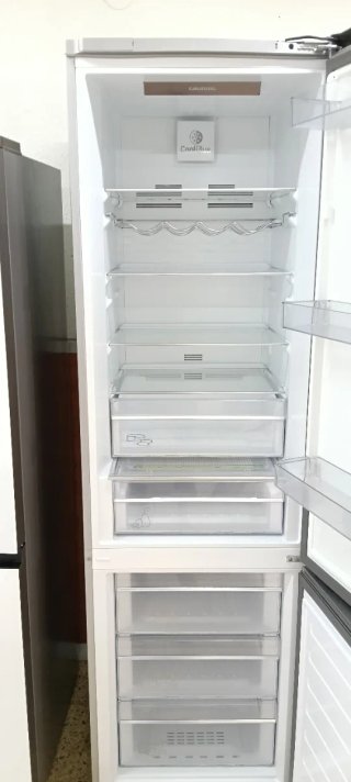 NEVERA COMBI GRUNDIG NO FROST ENERGÍA A+