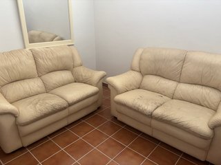 Se vende, dos sofas de dos plazas .