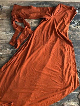 Vestido terracota manga larga