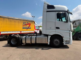 Tractora Mercedes-Benz Actros