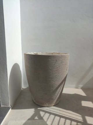 Macetero de cerámica blanco