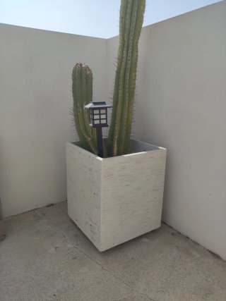 Macetero de cerámica blanco
