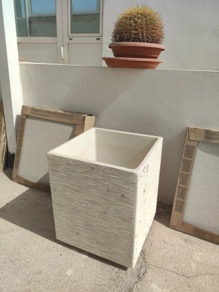 Macetero de cerámica blanco