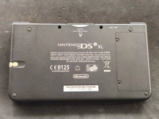 Nintendo DSi XL Rossa 25° Anniversario