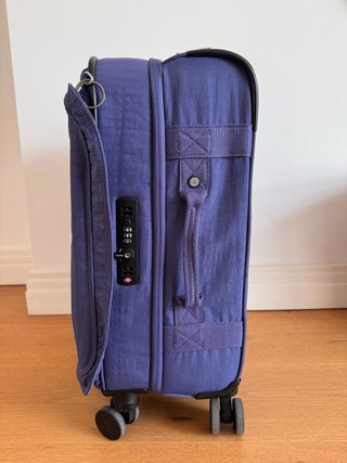 Maleta de cabina Kipling morada