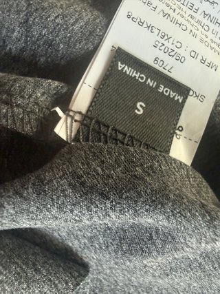 Top Shein gris asimétrico talla S