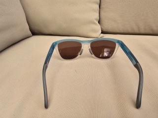 Gafas de sol Oakley azules y blancas