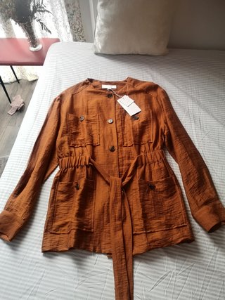Chaqueta Zara naranja con cinturón