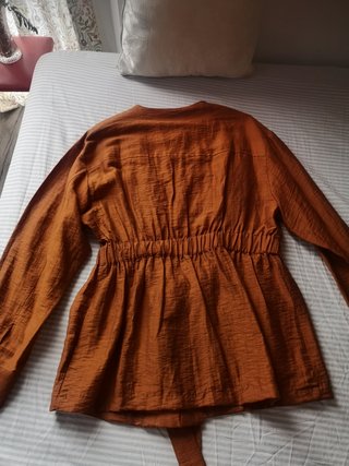 Chaqueta Zara naranja con cinturón