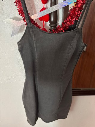 Vestido gris con cremallera lateral