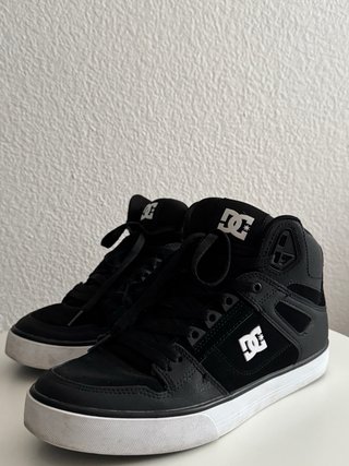 Zapatillas DC Negras y Blancas