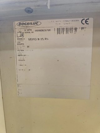 Vitrina Pastelera 1.50m con Reserva alto 1,30