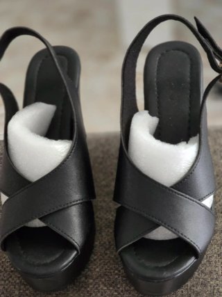 Sandalias de cuña negras