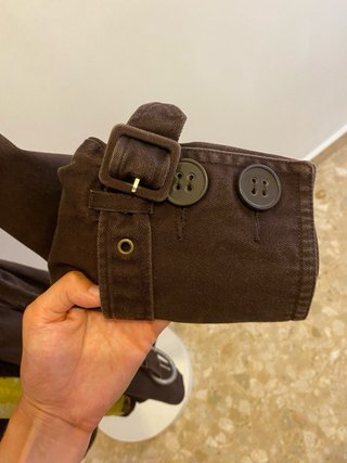 Gabardina marrón con forro estampado
