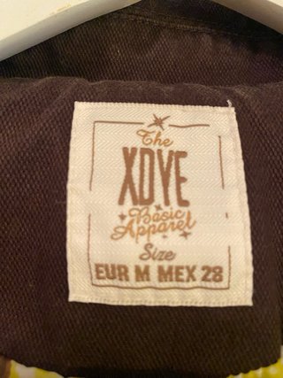 Gabardina marrón con forro estampado