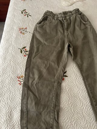 Pantalón Zara verde militar