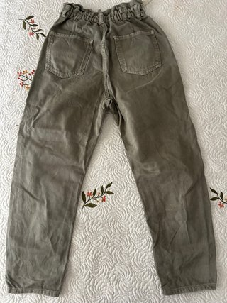 Pantalón Zara verde militar