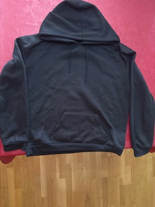 Sudadera con capucha negra