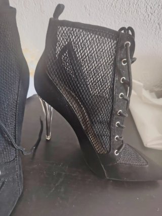Botines de tacón de malla negros