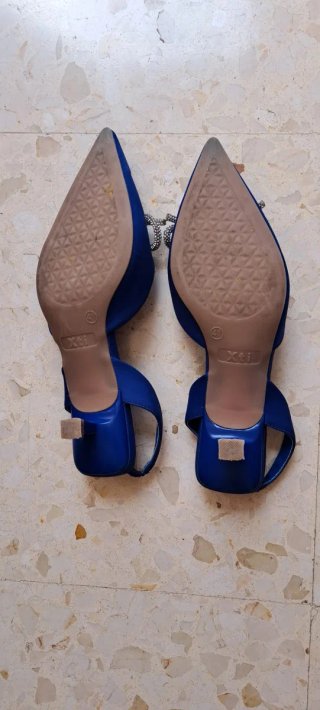 Sandalias Xti tacón lazo pedrería azul