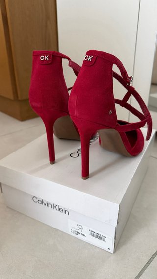 Tacones Calvin Klein Rojos