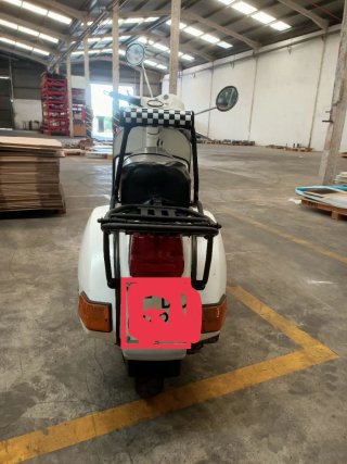 Vespa P200E Blanca