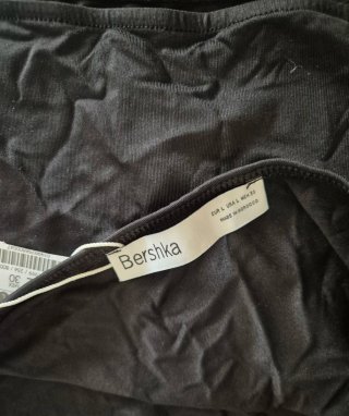 Top Bershka una manga negro talla L