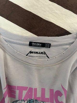 Camiseta Metallica Bershka Gris
