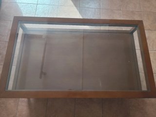 Tavolo da pranzo in legno e vetro