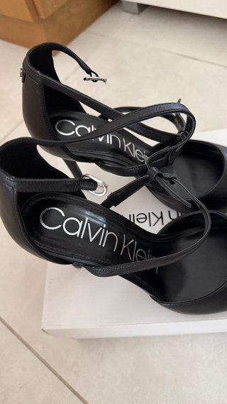 Tacones Calvin Klein Negros